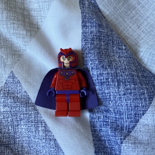 Lego magneto 6866 - (red, suit)