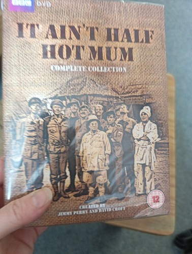 Ain half hot mum complete - it,