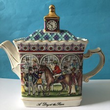 Day the races teapot - at,