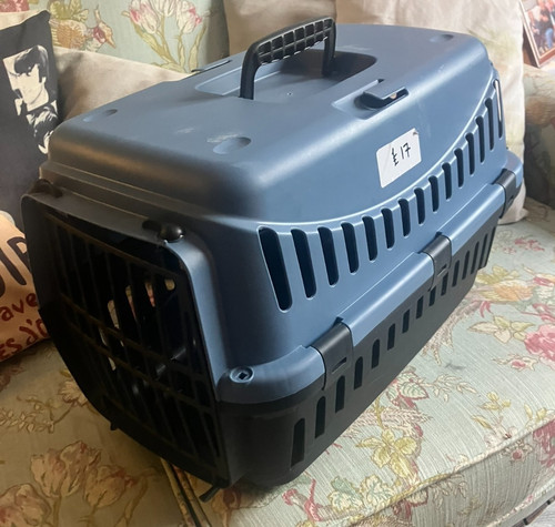 Small plastic cat dog - small,