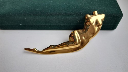 Schiaparelli inspired brooch - schiaparelli,