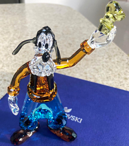 Swarovski disney goofy crystal - swarovski,