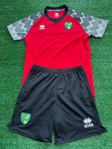 Norwich city red training - city,