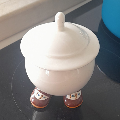 White glossy ceramic round - glossy,