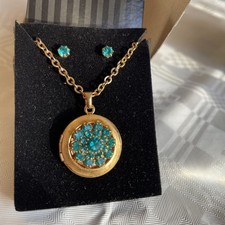 VTG 22ct Gold Plated Metal