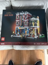 LEGO Icons Jazz Club 10312 Modular Building Kit with Minifigs and Box