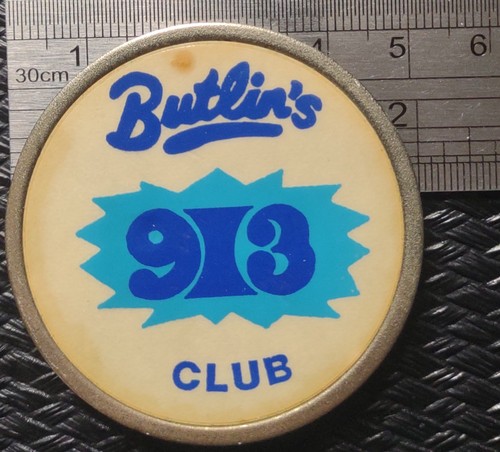 Vintage pin badge - pin, 913