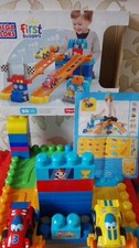 Fisher Price Mega Bloks FIRST BUILDERS Racing Cars Learning Table building set