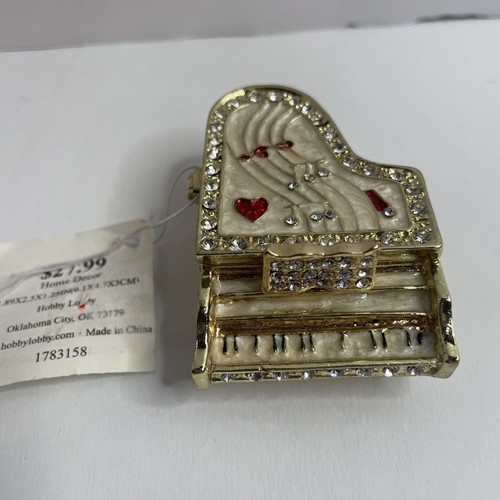 Small pill box trinket ring - box,