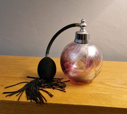 Perfume atomiser studio - perfume, atomiser.