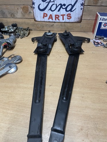 Escort 2 door window - 2,