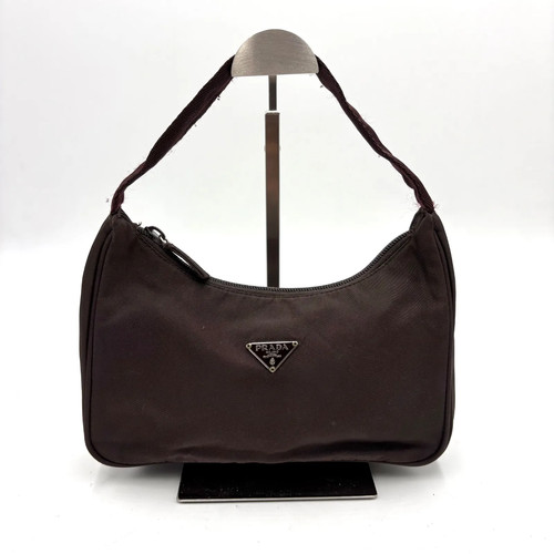 Auth prada triangle logo plate - auth,