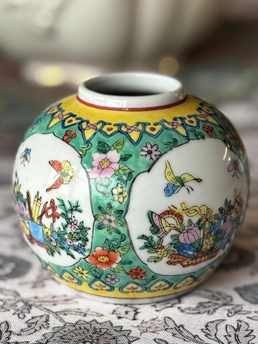 Vintage porcelain ginger jar - porcelain,