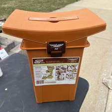 FENWICK Sports the combination