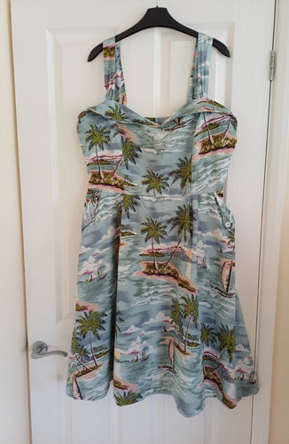 Emily and fin hawaiian print - fin,