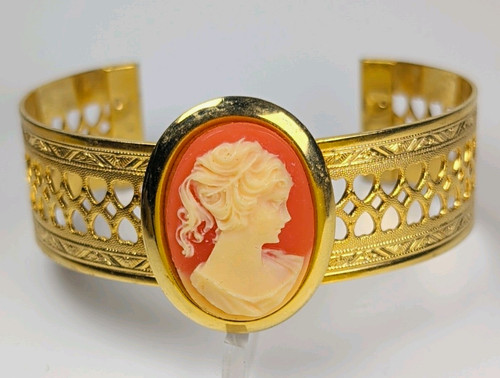 Vintage gold tone cuff - gold,