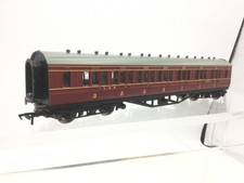 Bachmann 34-251D OO Gauge LMS Composite Coach 3526