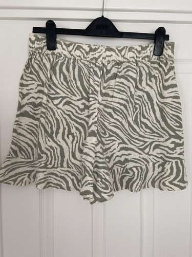 Ladies shorts size - tu,