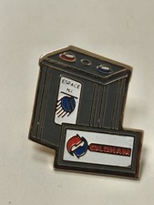 Oldham Retro Pin's Antique