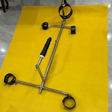 Spreadear Bar Open Leg Hand