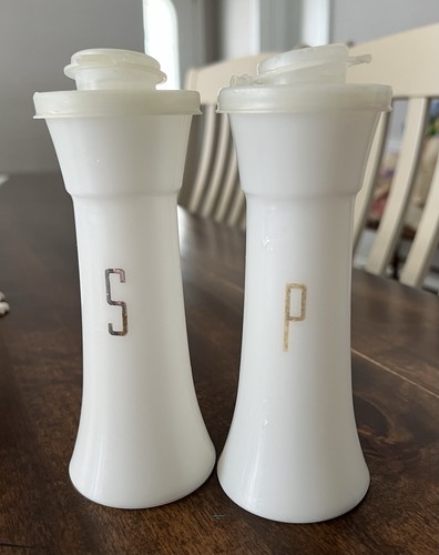 Vintage white tupperware - white,