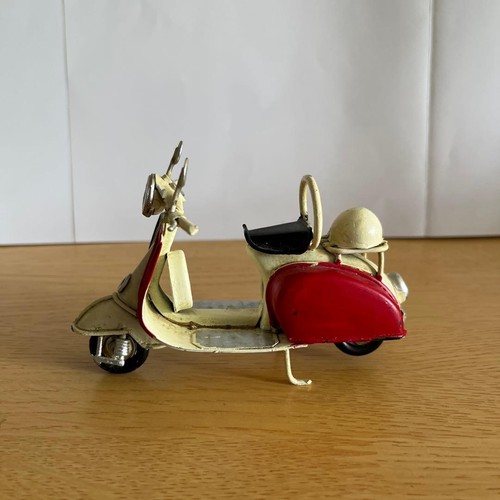 Vespa style tin - style, miniature
