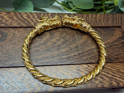 Retro dragon guard yellow - dragon,