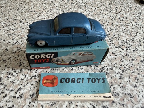 Corgi toys 208m jaguar 4 - jaguar, 2.4