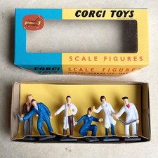 CORGI MODEL CLUB No.1505 - GARAGE ATTENDANTS (6 figures) - Mint Boxed