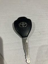 TOYOTA AURIS GENUINE USED 2
