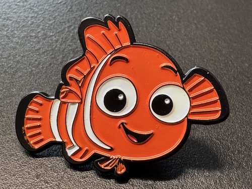 Nemo enamel pin badge - pin,