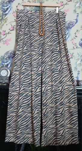Vintage style beige charcoal