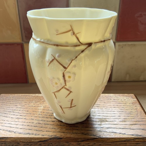 Vintage belleek vase - vintage, fine