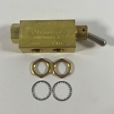 Clippard 3-Way Toggle Valve, Enp Steel Toggle, 1/8" NPT MJTV-3