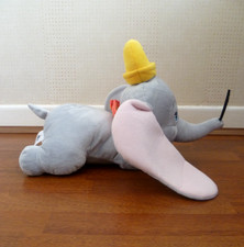 Disney Store Exclusive Large 18" Dumbo Flying Elephant + Feather. Soft Plush Toy