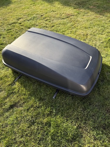 Halfords roof box - roof,