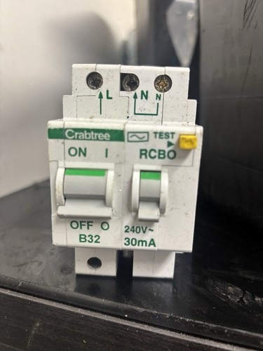 Crabtree polestar b32 30ma - crabtree,