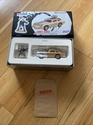James bond 007 aston martin - james,