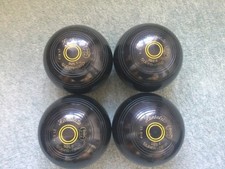 Henselite Super Grip Lawn Bowls Size 5 and Bag
