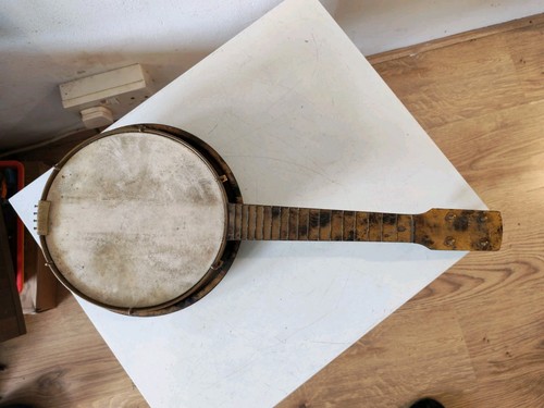 Golden knight banjolele - knight,