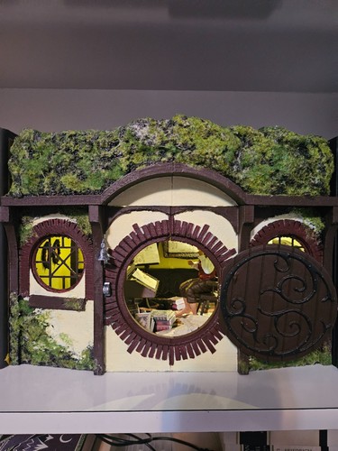 Hobbit house book nook - hobbit, nook,