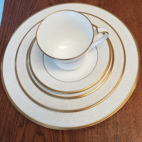 Noritake white palace - white,