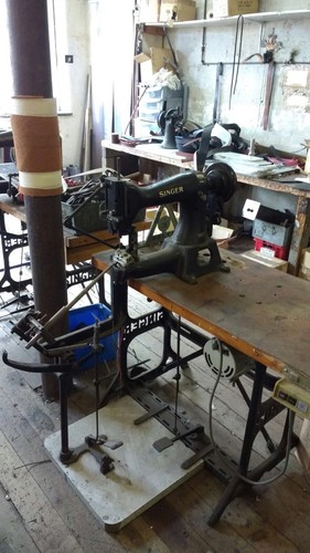 Singer sewing machine - singer,