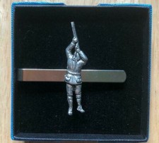 SHOOTER CLAY PIGEON TIE SLIDE - REAL PEWTER MADE IN THE UK NEW GIFT IN BOX
