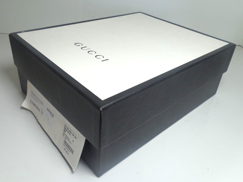 Authentic empty gucci store - empty,