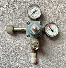 CO2 Regulator, with Dual Gauge, Beer Brewing & Serving. John Guest connection