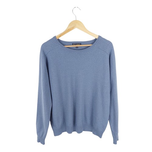 Field women blue - field, women's