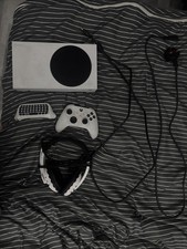 Microsoft Xbox Series S White Console With Headphones Controller Keyboard 