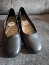 Ladies size black leather - 5,