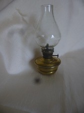 VINTAGE KELLY NURSERY OIL LAMP